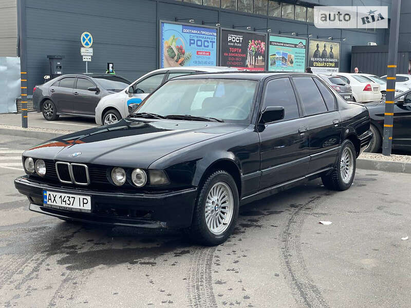Седан BMW 7 Series 1988 в Харкові