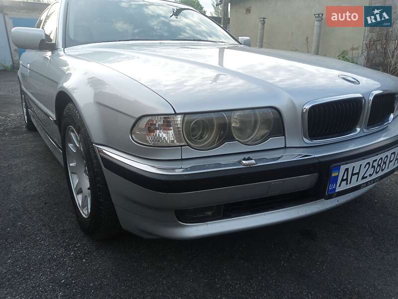 BMW 7 Series 2001