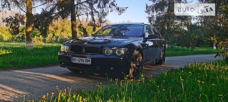 Седан BMW 7 Series 2004 в Романіву