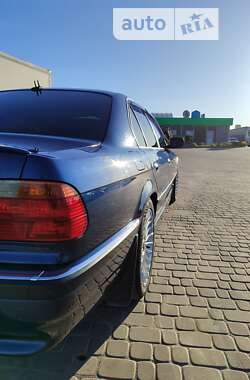 Седан BMW 7 Series 2001 в Новомосковске