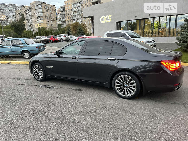Седан BMW 7 Series 2010 в Днепре