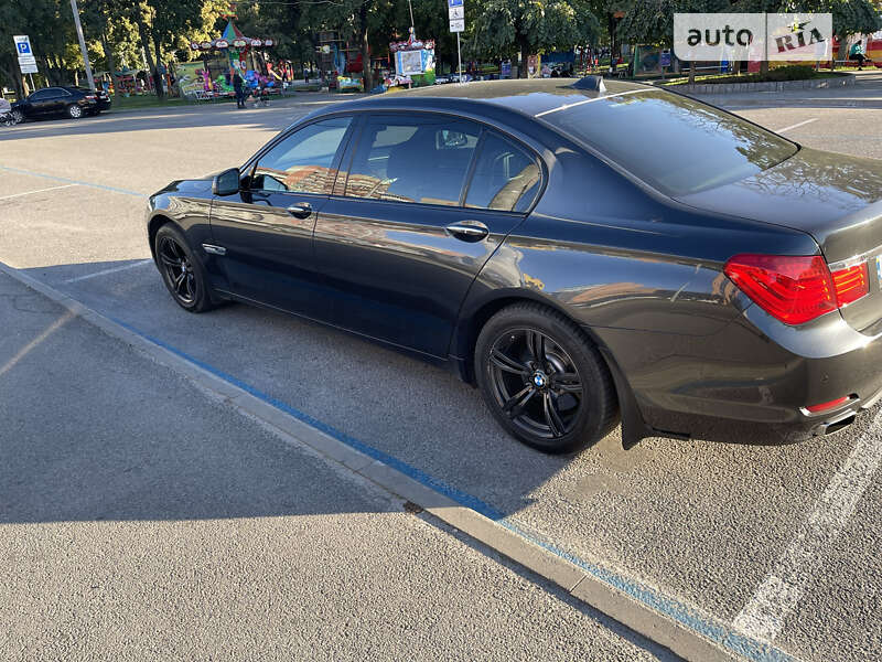 Седан BMW 7 Series 2010 в Днепре