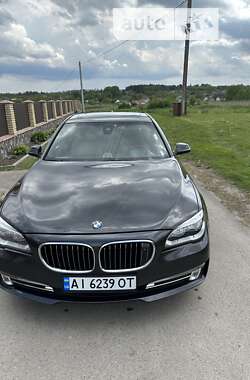 Седан BMW 7 Series 2012 в Богуславе