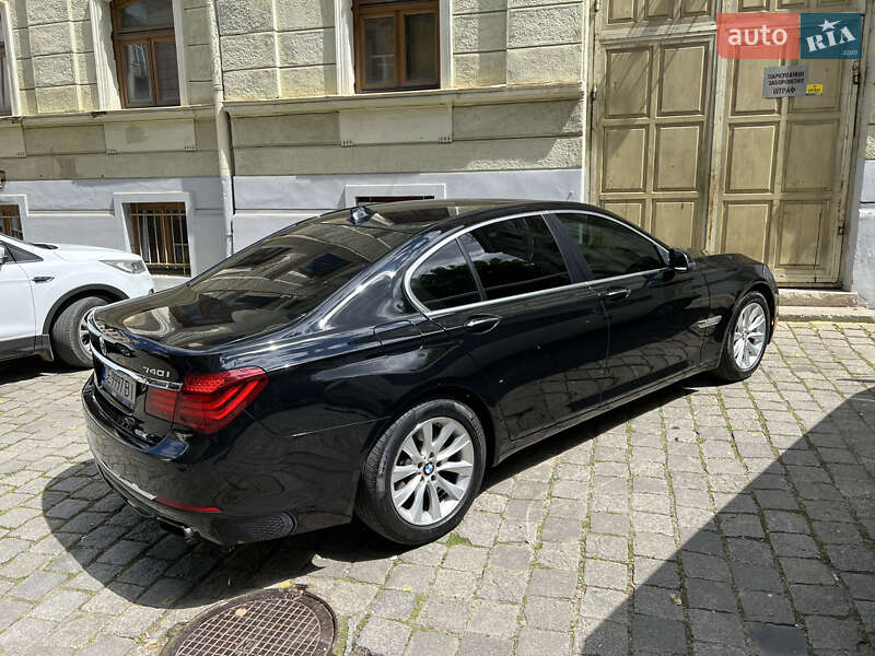 Седан BMW 7 Series 2015 в Чернівцях