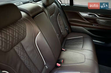 Седан BMW 7 Series 2020 в Черновцах