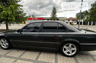 Седан BMW 7 Series 1995 в Горохові