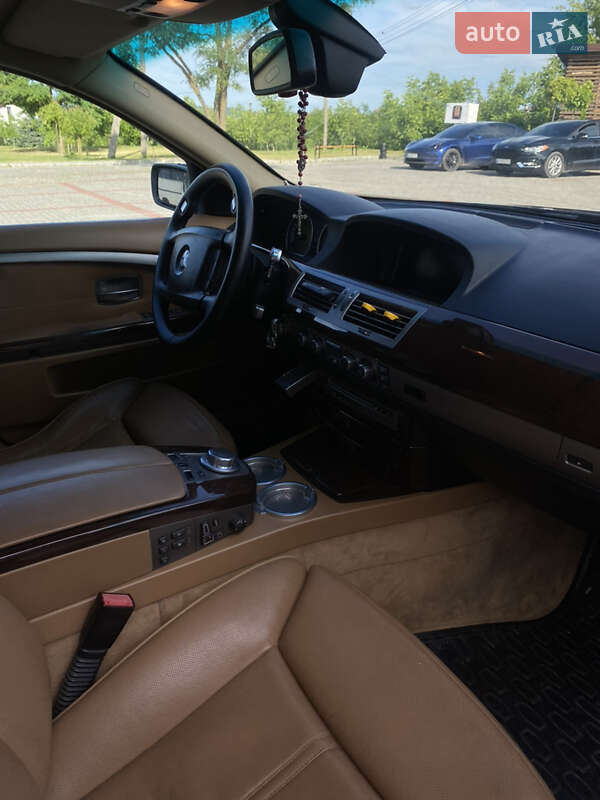 Седан BMW 7 Series 2006 в Львові