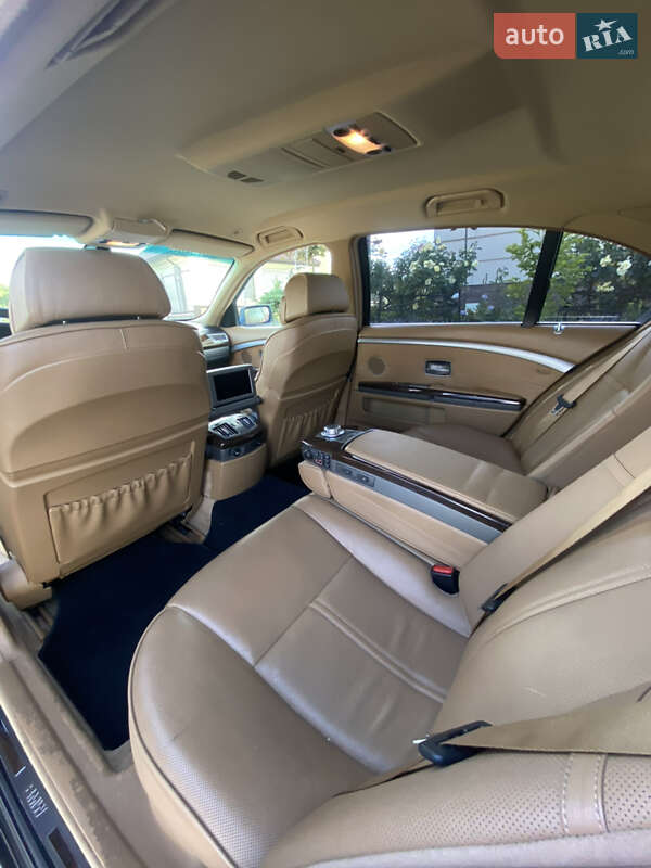 Седан BMW 7 Series 2006 в Львові