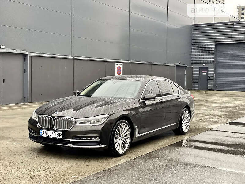 Седан BMW 7 Series 2017 в Киеве