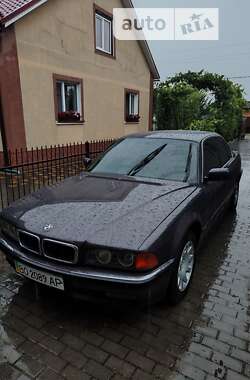 Седан BMW 7 Series 1995 в Почаеве