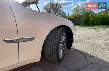Седан BMW 7 Series 2011 в 