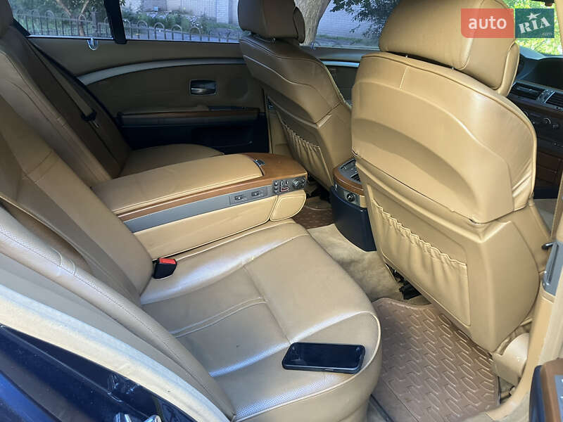 Седан BMW 7 Series 2001 в Киеве