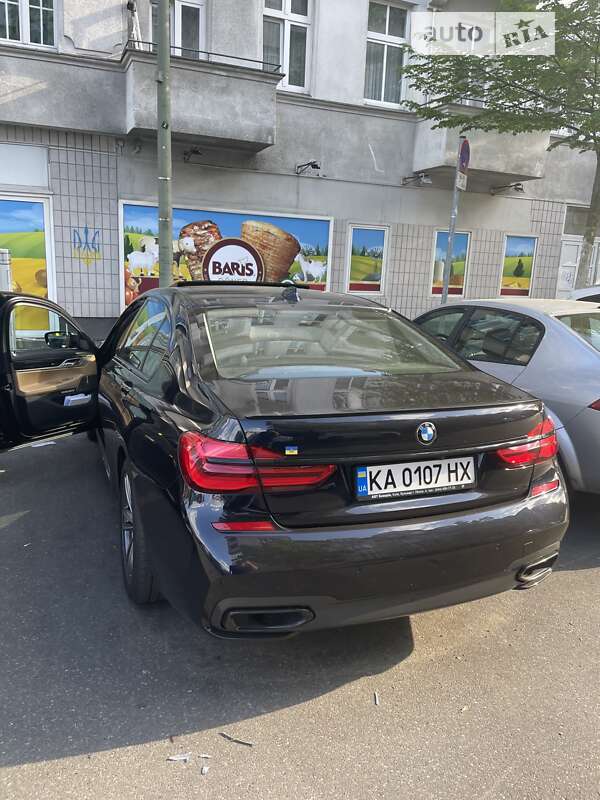 Седан BMW 7 Series 2016 в 