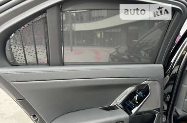 Седан BMW 7 Series 2024 в 