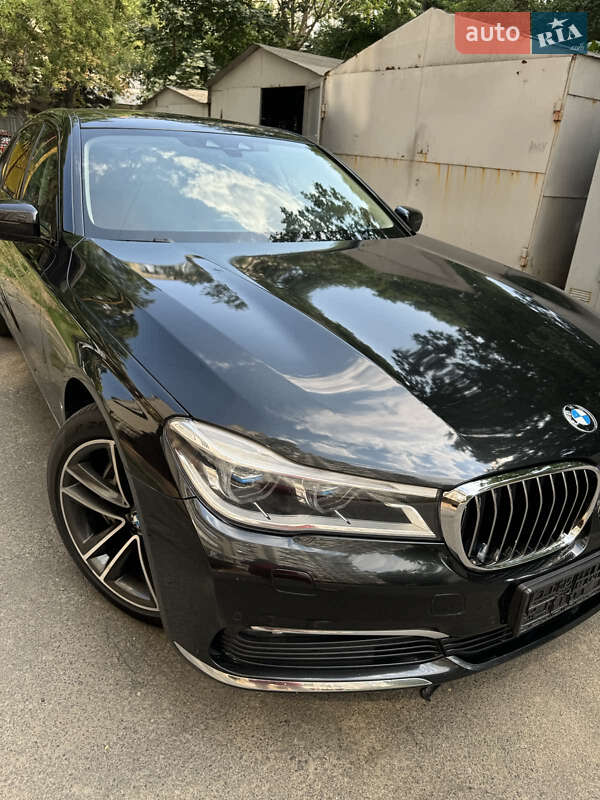 Седан BMW 7 Series 2018 в 