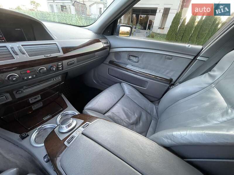 Седан BMW 7 Series 2001 в Львові