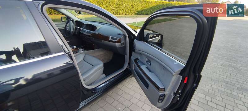 Седан BMW 7 Series 2001 в Львові