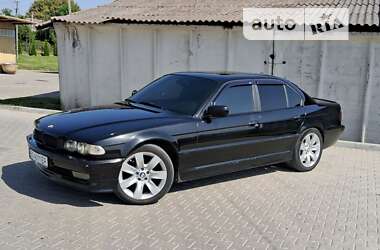 Седан BMW 7 Series 2001 в Шумске