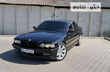 Седан BMW 7 Series 2001 в Шумске