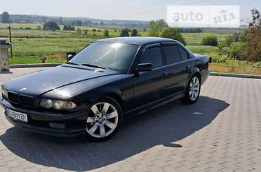 Седан BMW 7 Series 2001 в Шумске