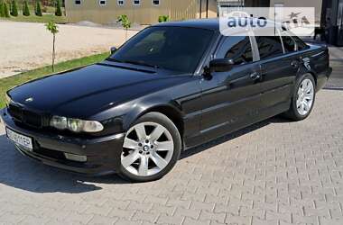 Седан BMW 7 Series 2001 в Шумске