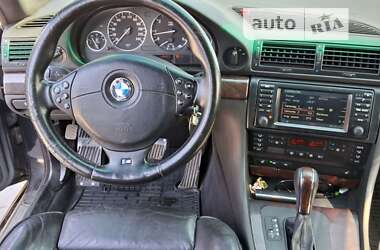 Седан BMW 7 Series 2001 в Шумске