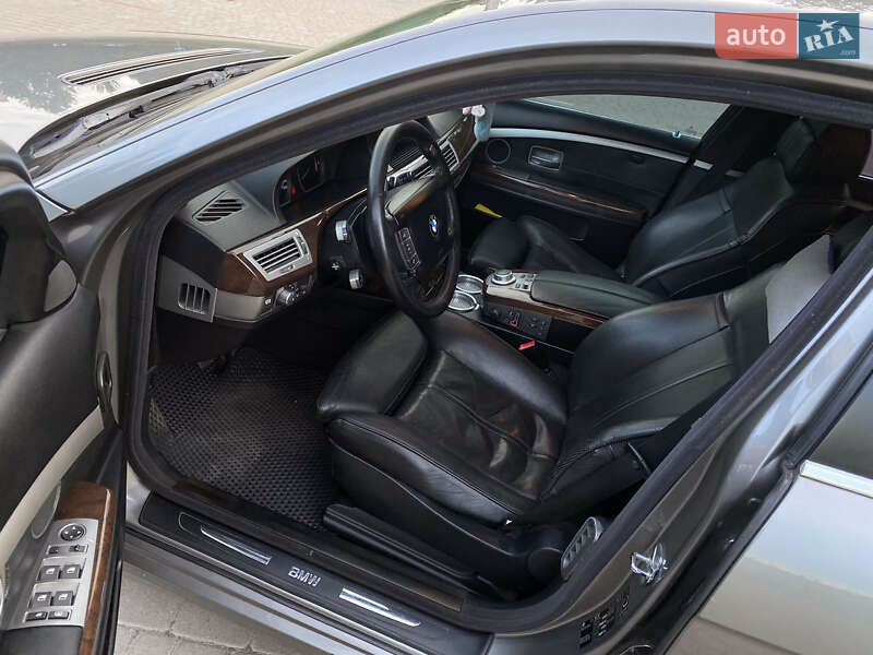 Седан BMW 7 Series 2005 в Новом Роздоле