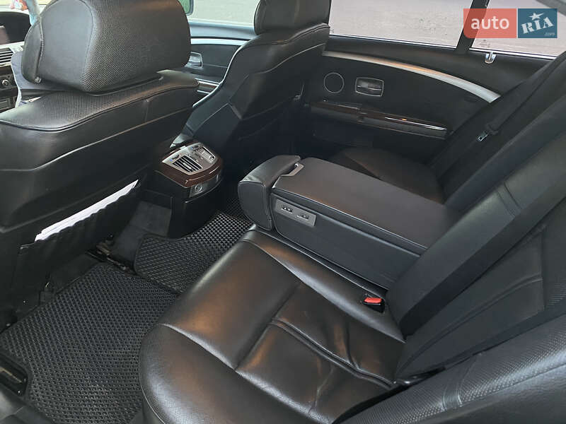 Седан BMW 7 Series 2005 в Новом Роздоле