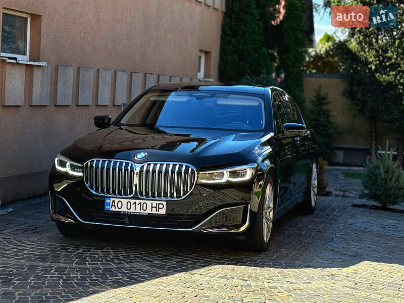 Седан BMW 7 Series 2020 в Мукачево