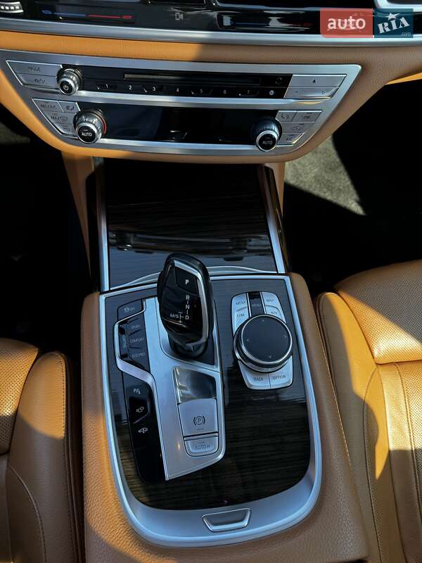 Седан BMW 7 Series 2015 в Києві фото 12 Седан BMW 7 Series 2015 в Києві