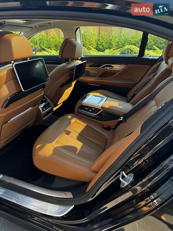 Седан BMW 7 Series 2015 в Києві фото 15 Седан BMW 7 Series 2015 в Києві
