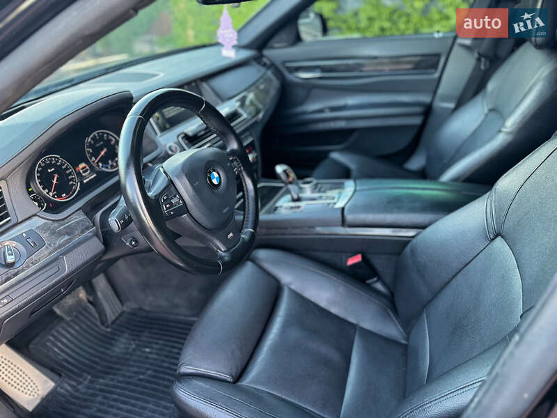 Седан BMW 7 Series 2013 в Чернівцях