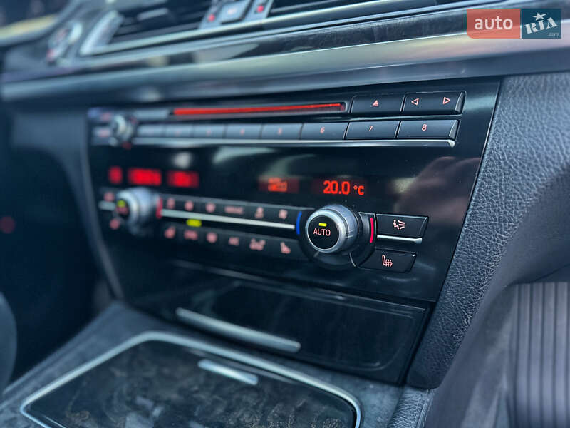 Седан BMW 7 Series 2013 в Чернівцях