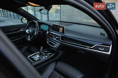 Седан BMW 7 Series 2018 в 