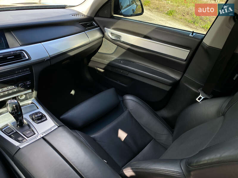 Седан BMW 7 Series 2010 в Житомире