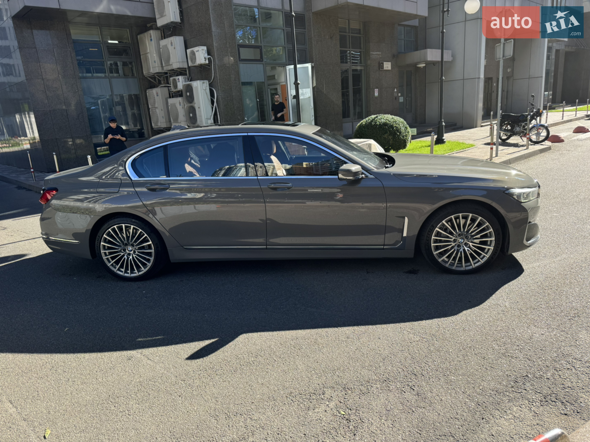 2019 BMW 7er - мініатюра 2