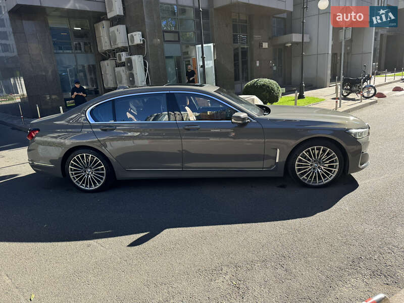 Седан BMW 7 Series 2019 в Чернівцях