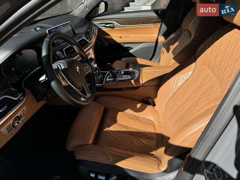 Седан BMW 7 Series 2019 в Чернівцях