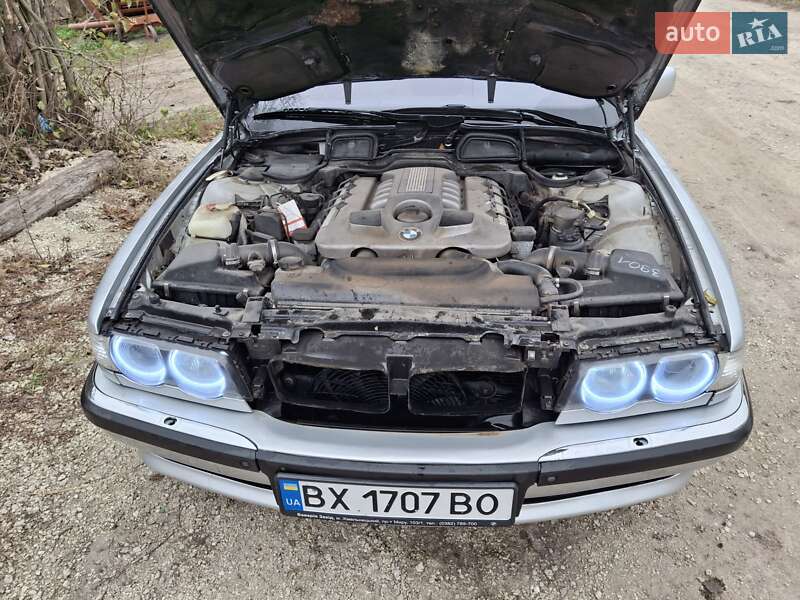 Седан BMW 7 Series 2001 в Хмельницькому