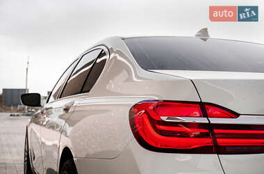 Седан BMW 7 Series 2016 в 