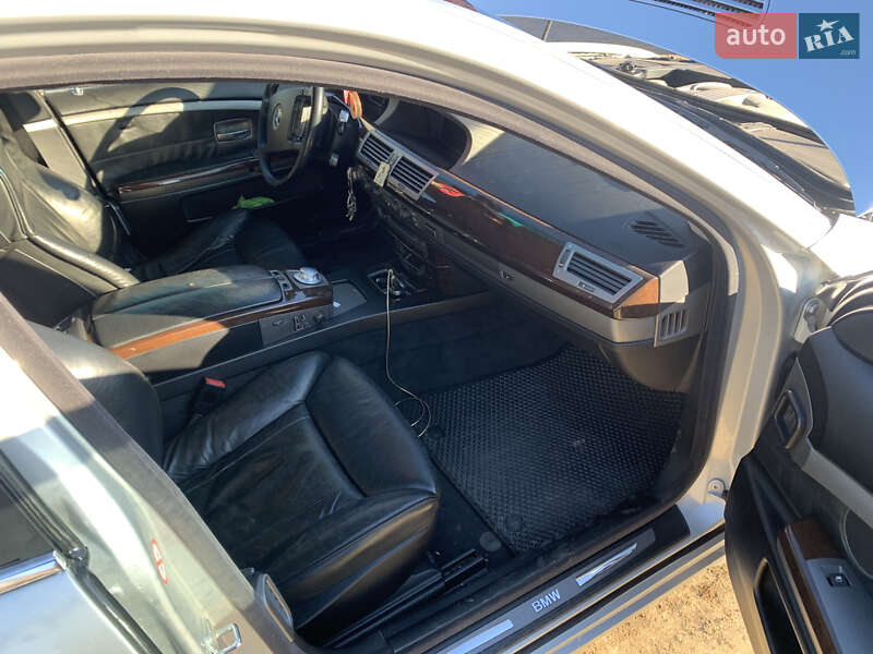 Седан BMW 7 Series 2002 в Сарате