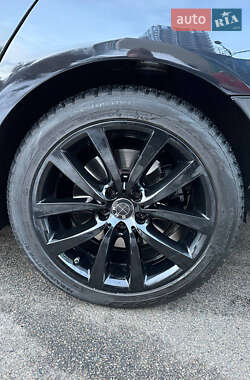 Седан BMW 7 Series 2012 в 