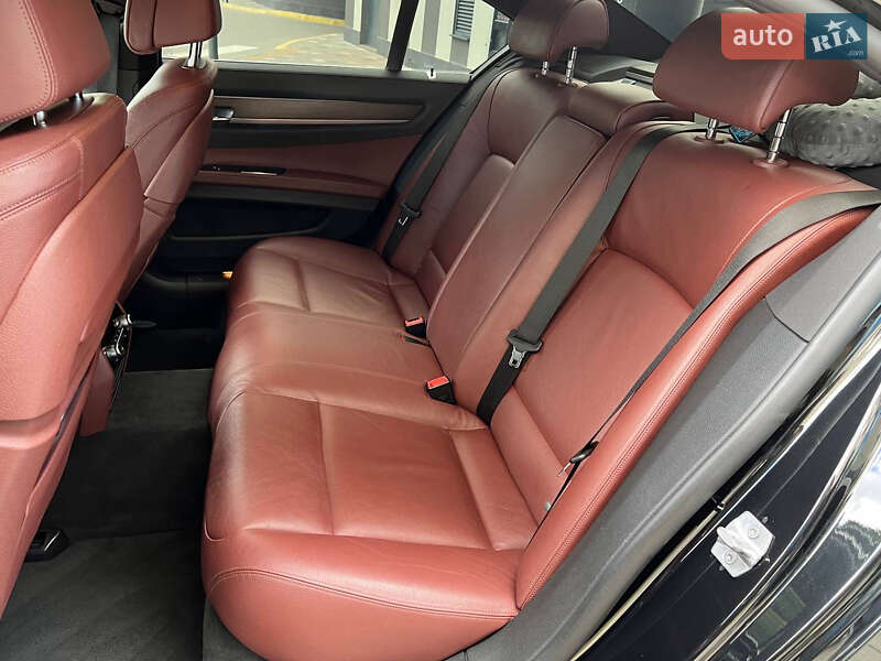 Седан BMW 7 Series 2015 в Львове