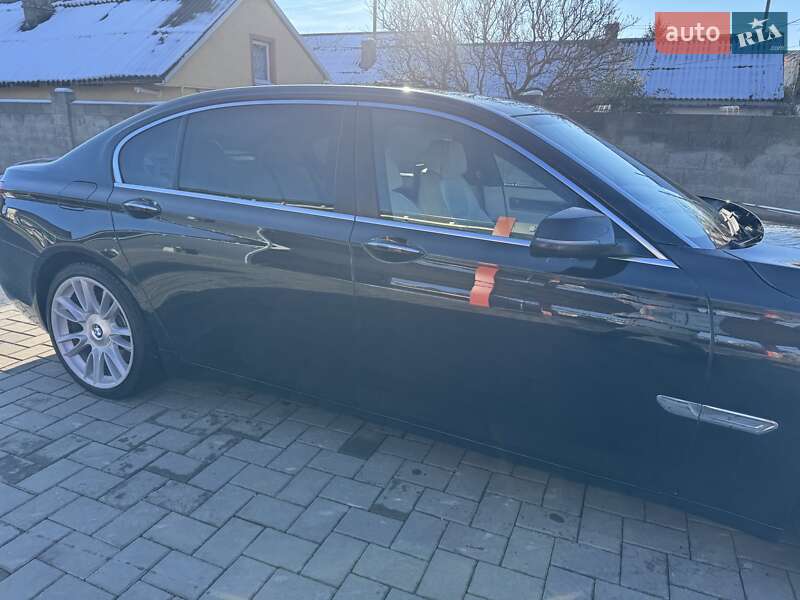 Седан BMW 7 Series 2014 в Черновцах