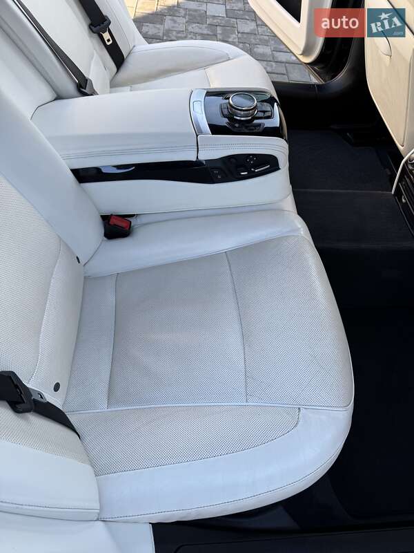 Седан BMW 7 Series 2014 в Черновцах