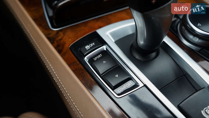 Седан BMW 7 Series 2014 в Львові