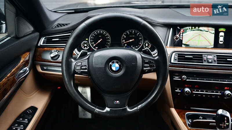 Седан BMW 7 Series 2014 в Львові