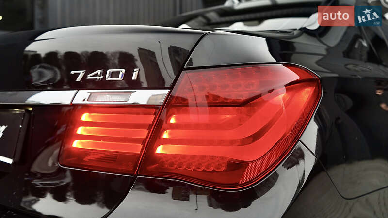 Седан BMW 7 Series 2014 в Львові