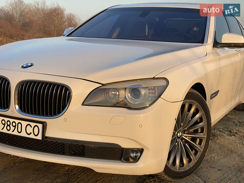 Седан BMW 7 Series 2011 в Черновцах