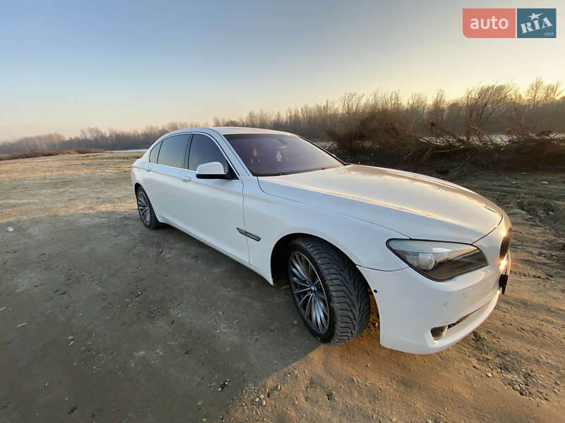 Седан BMW 7 Series 2011 в Черновцах